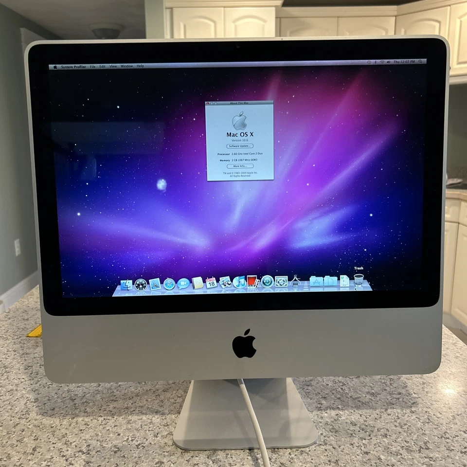 Apple iMac A1224  20" Intel C2D 2GHz 2GB RAM 320GB HDD OS 10.6 - Image 1 of 3