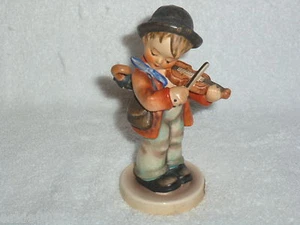 "Pequeño violinista"" Goebel niño con violinista #4 TMK 3 - Imagen 1 de 1