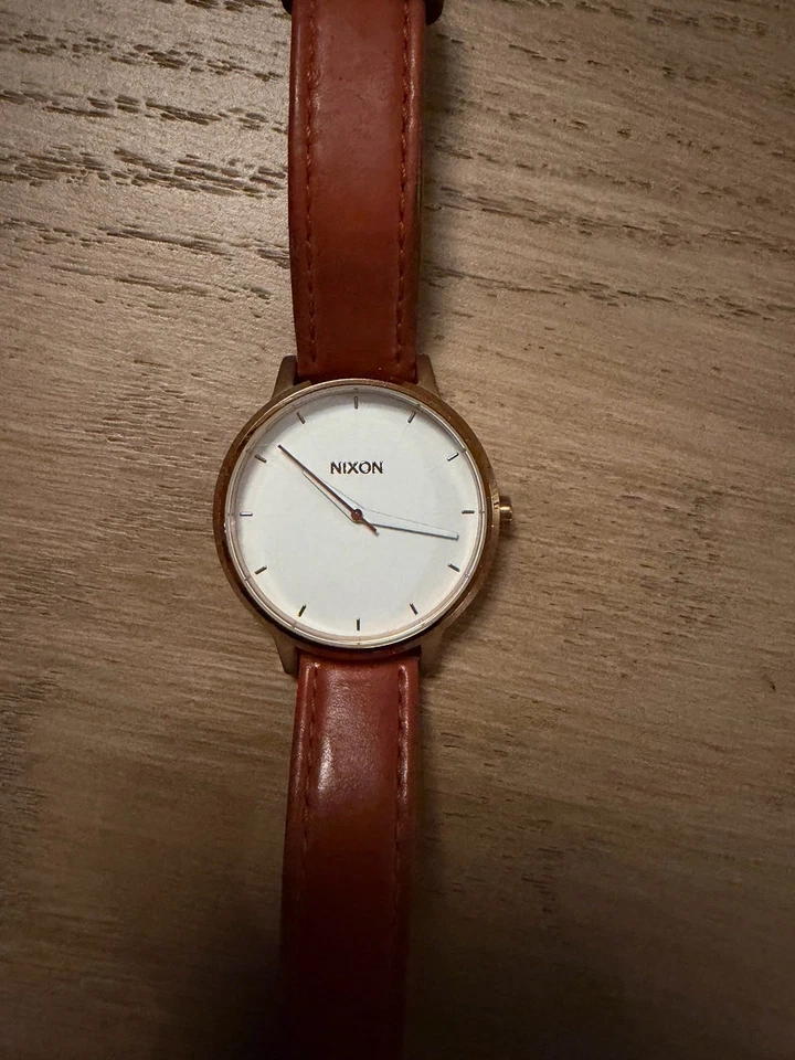 Женские наручные часы Nixon Kensington корпус из розового золота 37 мм - Изображение 1 из 3