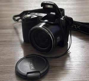 Nikon COOLPIX L110 12.1MP Digital Camera w/ 4GB Micro SD Card & Lens Cover - Picture 1 of 15