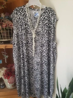 24/7 黑色白色动物印花汗布连衣裙尺寸 3X 全新带标签! — 第 1/4 张图片