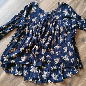 Chelsea & Theodore Womens L Navy Floral 3/4 Sleeve Boho Festival Editorial - Picture 1 of 8