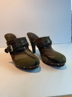 Zueco Michael Kors Camuflaje Madera Tacón Mula 9M Cool Tread Apenas Usado Foto 1 de 4