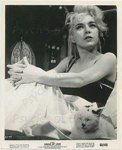 Marie Dubois - 26. Februar 1964 "Circle of Love" s/w On-Set Werbeschuss 8"x10 - Bild 1 von 1
