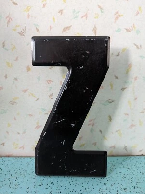 Винтажная металлическая черная краска высотой 7,5 дюйма с буквой Z  - Изображение 1 из 3