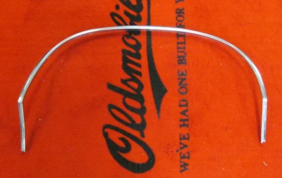 1976-1977 Olds Cutlass NOS GM Pass Front Wheel Lip Opening Molding # 553136 - Изображение 1 из 4