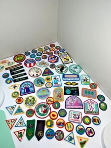 Lote 79 Parches Scout Brownies Niñas De Colección 3 Pines Años 80 90 Georgia Caroling Divertidas Ventas - Imagen 1 de 6