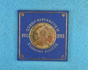 Queen Elizabeth II. Diamant Jubiläum Münze Typ Souvenir in Karton Umgebung - Bild 1 von 22