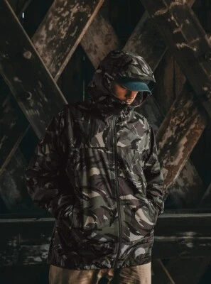 New Burton Packrite Gore-Tex Rain Jacket Mens - Size XS - Image 1 of 4