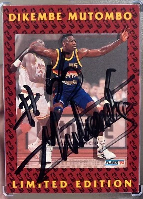 1991-92 FLEER PACK PULL DIKEMBE MUTOMBO ROOKIE ON CARD AUTO #8 SSP RARE HOF RIP - Image 1 of 3