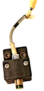 Balluff 10-30VDC 200mA Inductive Proximity Switch with Bosch Mounting Bracket - Picture 1 of 7