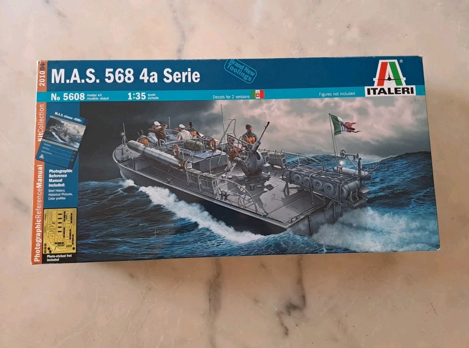 Italeri IT5608 M.A.S.568 4^ SERIE KIT 1:35 Modellino - Immagine 1 di 4