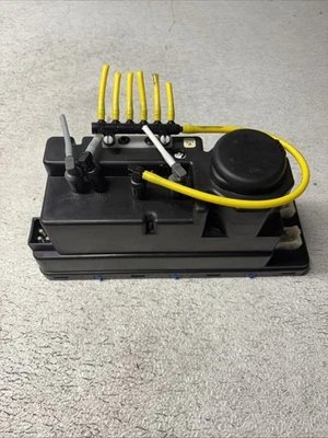 原始设备制造商中央锁定真空泵梅赛德斯-奔驰 E300 E320 E420 E430 E55 2108000648 — 第 1/4 张图片