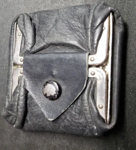 Antica moneta cambio hobo con cerniera in metallo pelle anni 20 film tv prop - Foto 1 di 5