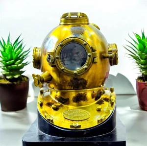 Golden US Navy Diving Helmet: Maritime Decor Collectible - Picture 1 of 8