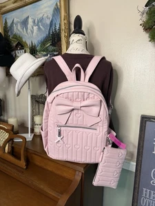 Betsey Johnson Pink Kitsch großer Rucksack mit Herzakzenten passendes Etui NEU - Bild 1 von 11
