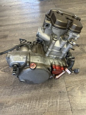 Suzuki RMZ 250 F 2004 motor/motor completo Foto 1 de 4