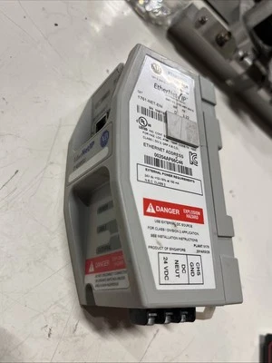 Módulo de interfaz Ethernet MicroLogix Allen Bradley 1761-NET-ENI Ser D FW 3.22 Foto 1 de 4
