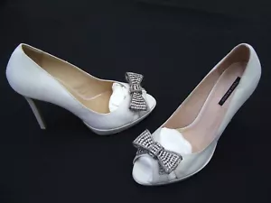 TONY BIANCO SHOES LADIES FORMAL DRESS WEDDING WORK HEELS IVORY GRETTEL SIZE 9.5 - Picture 1 of 12