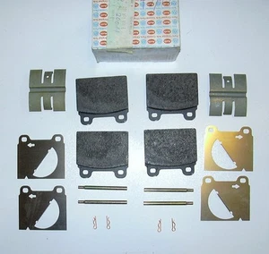Original VW Bremsbeläge mit Zubehör Transporter T2 T3   251698151E NEU - Bild 1 von 1