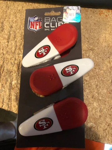 SAN FRANCISCO 49ERS--MAGNETIC CHIP CLIPS---- SET OF 3 Cover