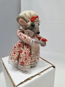 Vintage 3.5" Felt Mouse w/Mob Cap & Valentine Gift Creative Circle c1980s - Picture 1 of 6