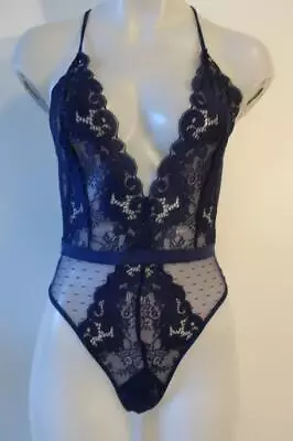 Nuevo con etiquetas Tanga de peluche con tiras de encaje azul marino In Bloom de Jonquil para mujer S * Foto 1 de 4