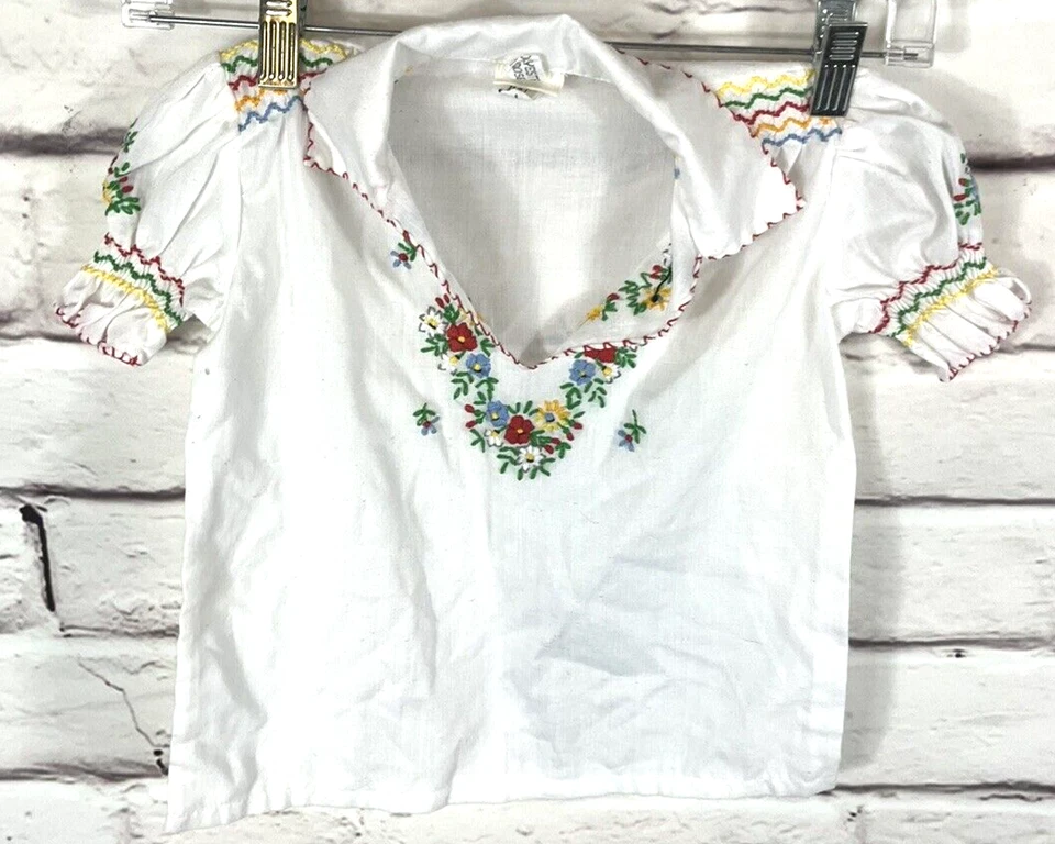Camisa de manga corta vintage húngara blanca para niñas talla 24 bordada Foto 1 de 4