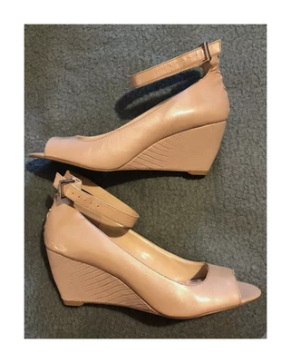 *NUEVO* Zapatos Enzo Angiolini Camel/Champán Punta abierta Tacones de cuña Punta abierta Si Foto 1 de 4