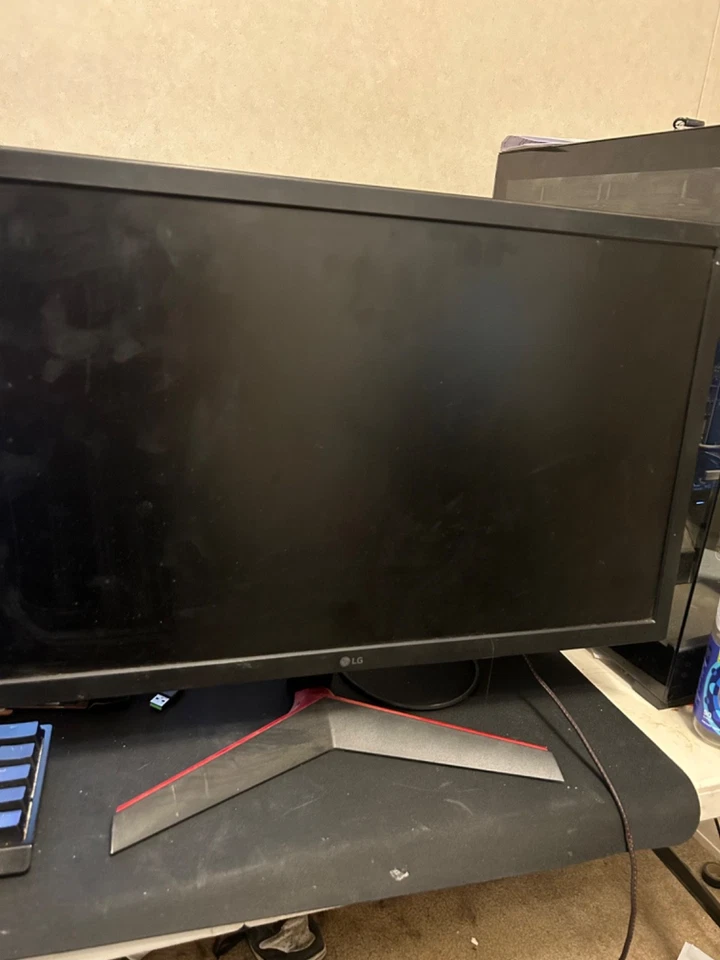 Monitor para juegos LG UltraGear 24GN650-B 24" FHD IPS LED - negro Foto 1 de 1