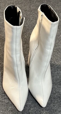 Boots Womens 10 Go Go 70s  Solid White Block 4.5" Heel Leather Halloween Zip - Image 1 of 4