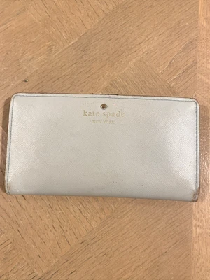 Cartera plegable de cuero Kate Spade New York Cedar Street Stacy - WLRU2642 Foto 1 de 4