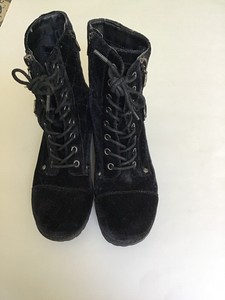 guess velvet boots