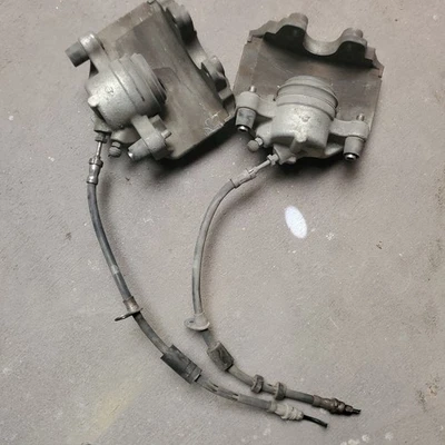 2013-2019 Ford Escape Front  Right & left Brake Calipers CP6HH - Image 1 of 3