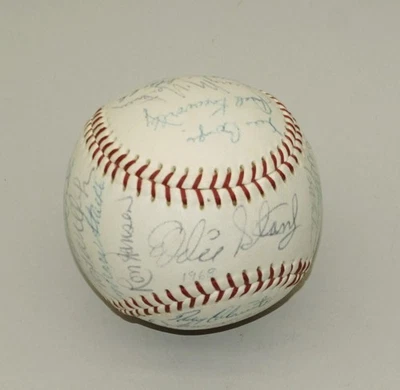 FINE 1968 CHICAGO WHITE SOX TEAM SIGNED AUTOGRAPH BASEBALL 32 SIGNATURES NICE! - Image 1 of 4