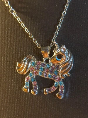 Damen Halskette in Silber Niedliches Einhorn schön & elegant Zeitlos modern - Bild 1 von 4