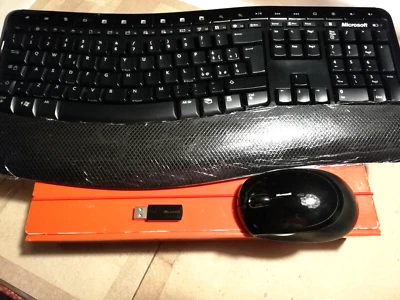 KIT PC MICROSOFT Comfort 5000 - Tastiera+Mouse+Key Wireless - Italiano - Nero  - Immagine 1 di 4