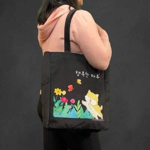 Kpop Style Shiba Inu Tote - kompostierbare Flanelltasche mit Reißverschluss - Bild 1 von 7