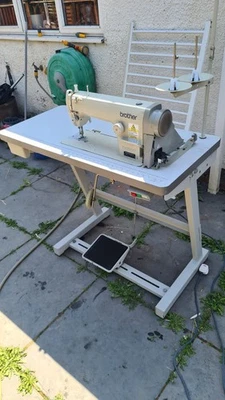 Brother SL 1110-3 Industrial Sewing Mashine - Image 1 of 4