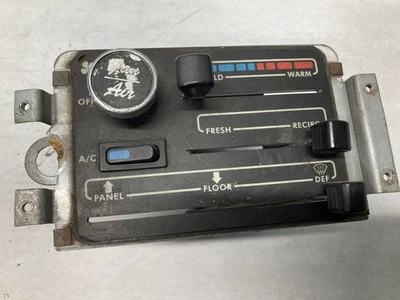 Volvo WAH Heater A/C Temperature Controls - Used | P/N 904072259 - Image 1 of 4
