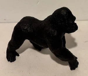Figura de papá gorila, negra - Imagen 1 de 2