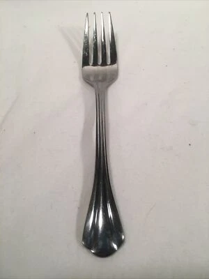 Tenedor de ensalada/postre Dansk vieira festoneado 6,5 pulgadas acero inoxidable Indonesia  Foto 1 de 3