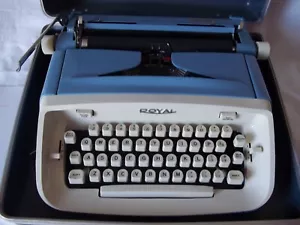 Vintage 1960's Royal Aristocrat Portable Typewriter with Case Baby Blue / Cream - Picture 1 of 14