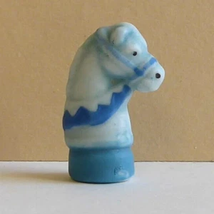 Fève Jeu d'Echec bleu & rouge - 2006 - Cavalier bleu - Picture 1 of 1