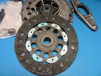 Clutch Kit LUK BMW OEM# 21207587368 128i 325Ci 325i 328i 328i xDrive 528i Z4 SMG - Image 1 of 4