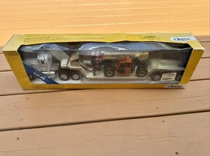 UNITED RENTALS IV Peterbilt Low Boy JLG Telehandler 1/32 Vintage - Picture 1 of 9