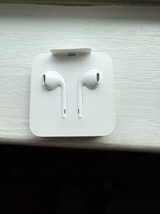 Apple EarPods MWTY3AM/A Auricolari In-Ear Cablati Lightning Modello A1748 - Foto 1 di 3