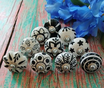 Tiradores de gabinete de cajón estilo Talavera ~ Exquisito pintado a mano blanco y negro 10 piezas Foto 1 de 4