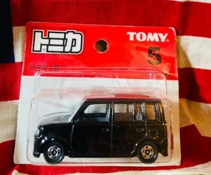 VINTAGE TOMICA #5 TOYOTA B Scion xB 1/60 FIRST EDITION - Picture 1 of 2