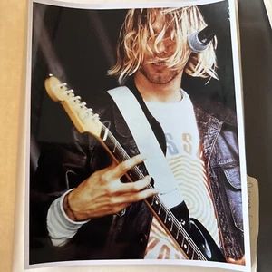 KURT COBAIN SINGER SONGWRITER MUSICIAN NIRVANA - 8X10 PUBLICITY PHOTO - Picture 1 of 1